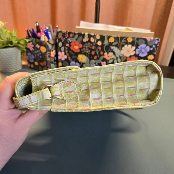 DOONEY & BOURKE Green Croc-Embossed Crossbody Bag - Picture 8 of 10